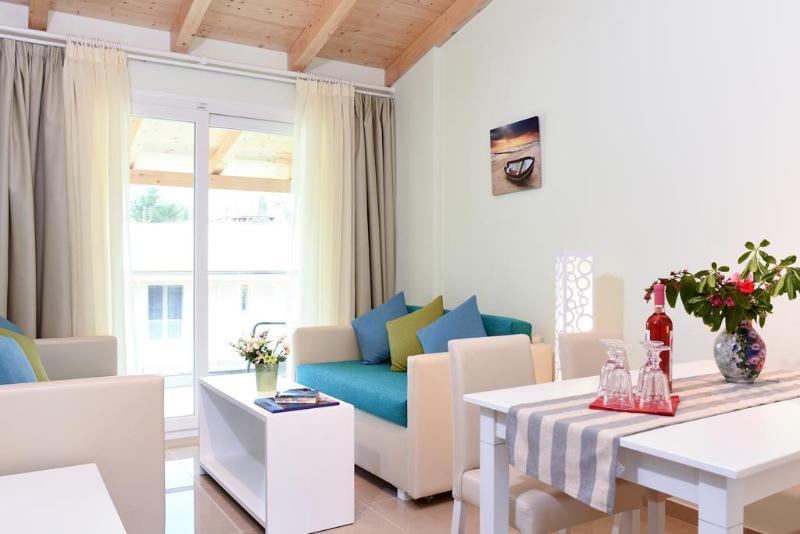Palapart Gikas Suites And Studios 고우비아 외부 사진