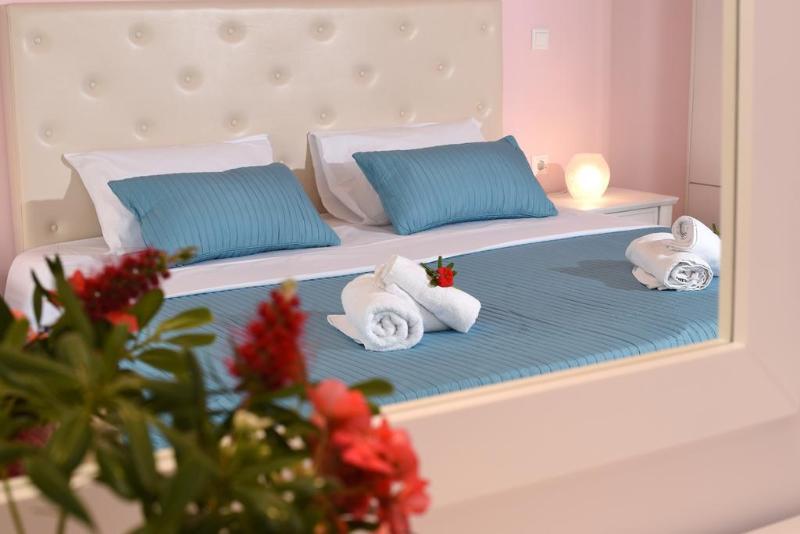 Palapart Gikas Suites And Studios 고우비아 외부 사진
