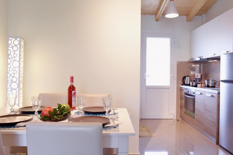 Palapart Gikas Suites And Studios 고우비아 외부 사진