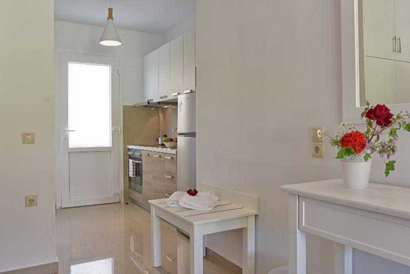 Palapart Gikas Suites And Studios 고우비아 외부 사진