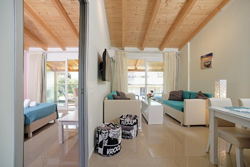 Palapart Gikas Suites And Studios 고우비아 외부 사진