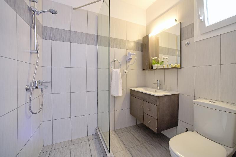 Palapart Gikas Suites And Studios 고우비아 외부 사진